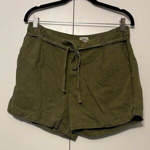 J.Crew Washed belt short in Loden Green Size 8